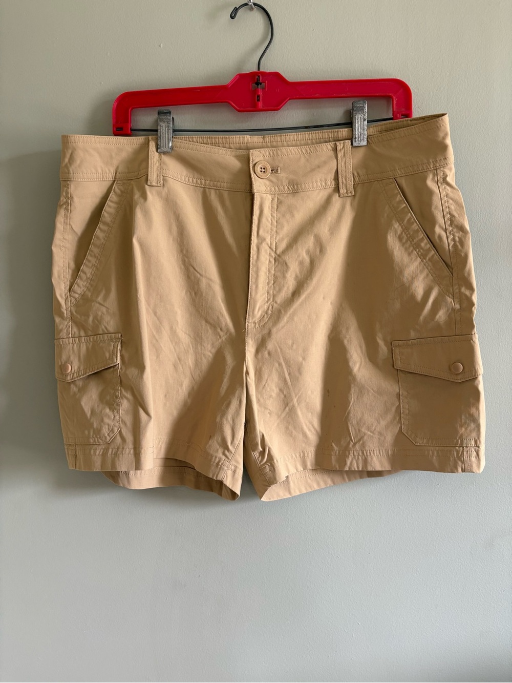 Eddie Bauer Khaki Cargo Shorts - Women’s